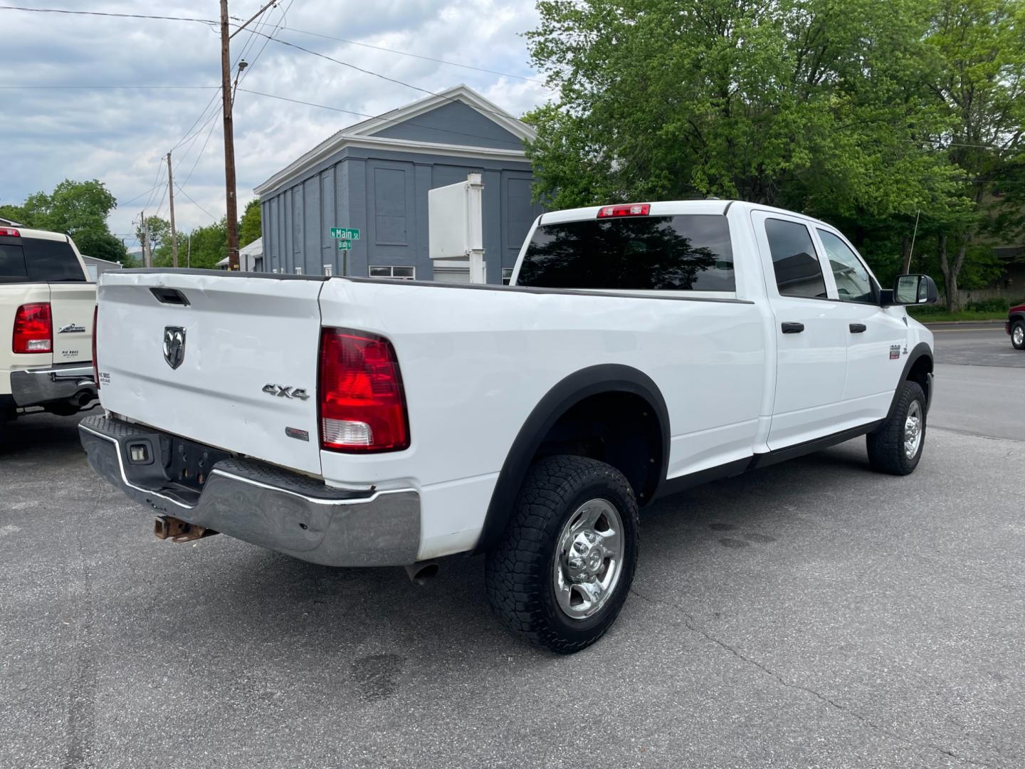 2012 White Dodge Ram 2500 ST Crew Cab LWB 4WD (3C6UD5HL2CG) with an 6.7L L6 OHV 24V TURBO DIESEL engine, 6-Speed Automatic transmission, located at 101 N. Main Street, Muncy, PA, 17756, (570) 546-5462, 41.207691, -76.785942 - Photo#3